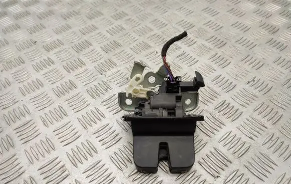 Skoda Superb B6 (3T) Tailgate/trunk/boot lock/catch/latch 3T9827520