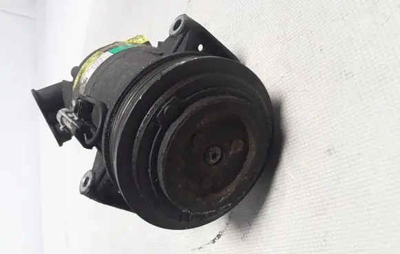 Opel Zafira B Air conditioning (A/C) compressor (pump) 13124753