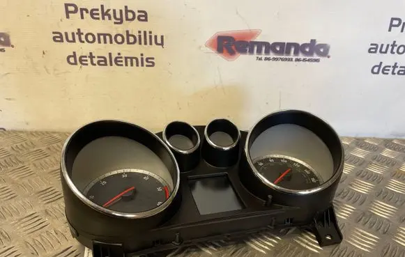 Opel Insignia A Speedometer (instrument cluster) 12844140