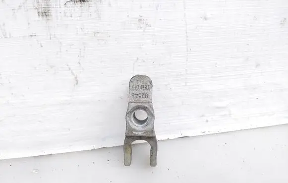 Opel Zafira C Fuel Injector clamp holder 82546 82546051087