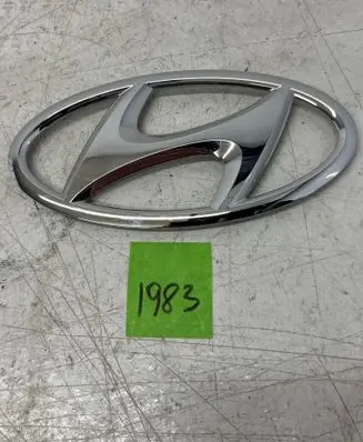 Hyundai Ioniq Manufacturer badge logo/emblem 86305Gl000