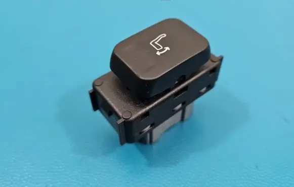 Opel Grandland X Seat control switch 98176476ZD IMPRK1543452