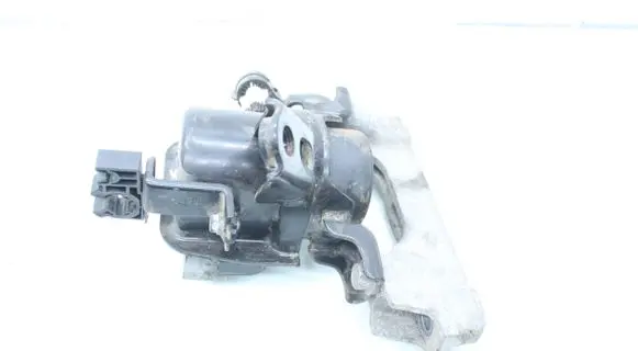 Toyota Verso Engine mount bracket