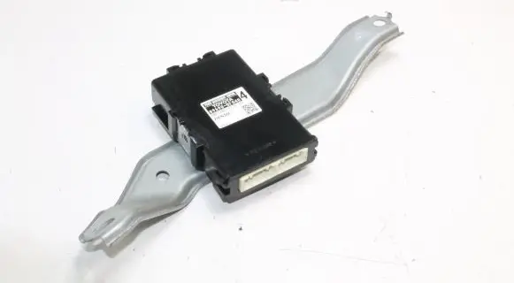 Toyota Verso-S Other devices 896900F040