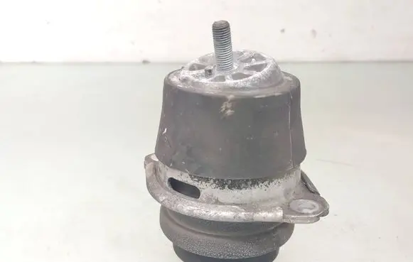 Porsche Cayenne (92A) Engine mount bracket 7P6199131S