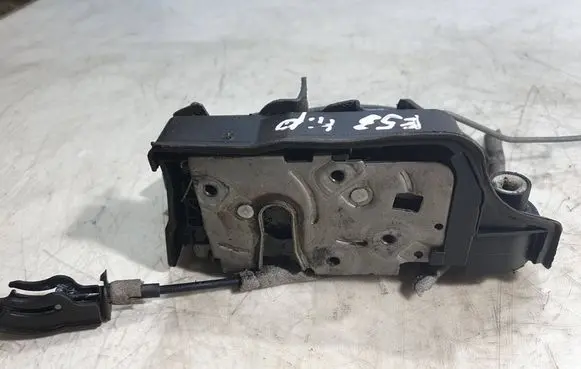BMW X5 E53 Front door lock 8402537 3V0837