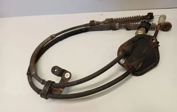Toyota Yaris Gear shift cable linkage 
