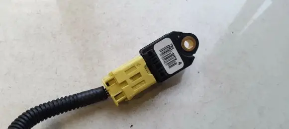 Lexus IS 220D-250-350 Airbag deployment crash/impact sensor 898310w040 89831-0w040