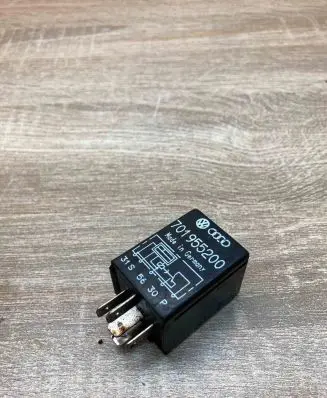 Volkswagen Transporter - Caravelle T4 Other relay 701955200 5WD005674
