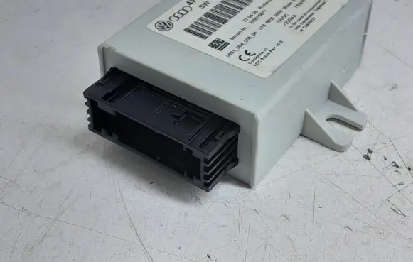 Audi Q7 4L Tire pressure control unit 4F0907273A 4F0910273C