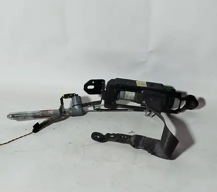 Volvo V70 Front seatbelt 570650365F