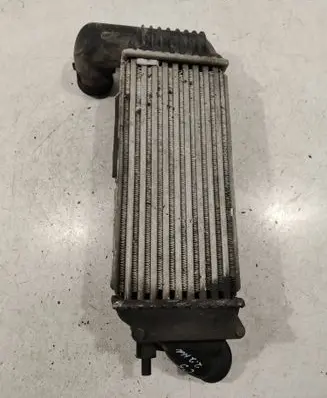 Citroen C5 Intercooler radiator 817437