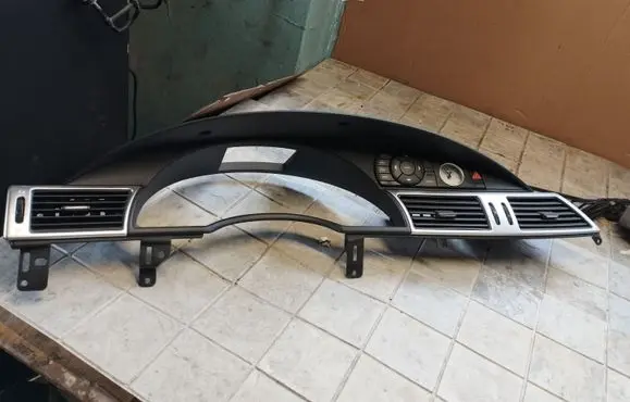 Chrysler Pacifica Dashboard center trim panel F1014B2011 P04685904AC