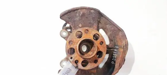 Front wheel hub