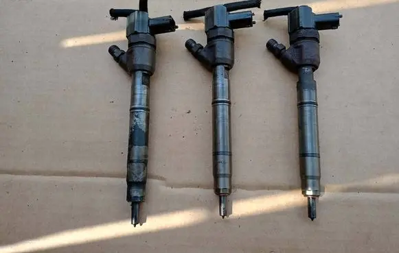 KIA Sportage Fuel injector 0445110411