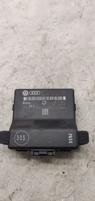 Audi A3 S3 A3 Sportback 8P Gateway control module 1K0907530G 1K0907951