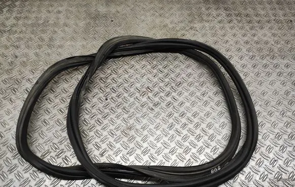 Fiat 500X Seal rubber (tailgate) 