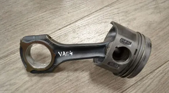 Mercedes-Benz Sprinter W906 Piston with connecting rod 8854