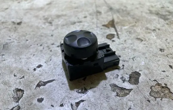 Dodge Challenger Seat control module 03461151 04602791AB