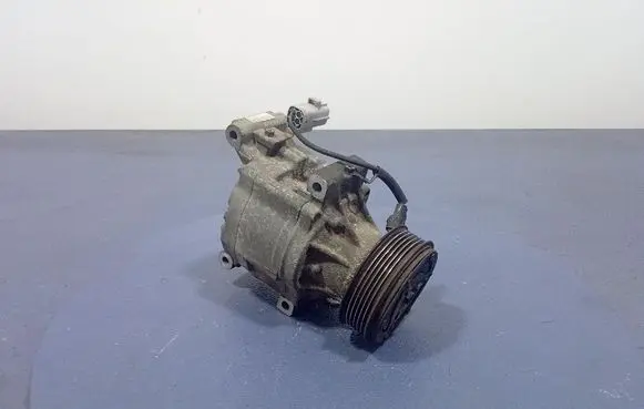 Toyota Corolla E110 Air conditioning (A/C) compressor (pump) 4472206361