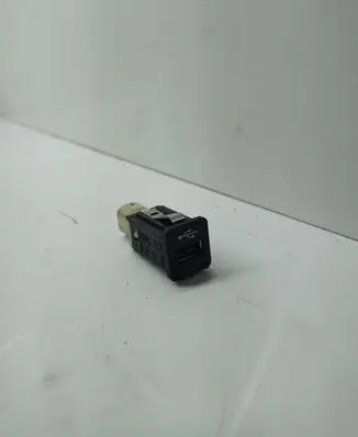 BMW 7 F01 F02 F03 F04 USB socket connector 9167196