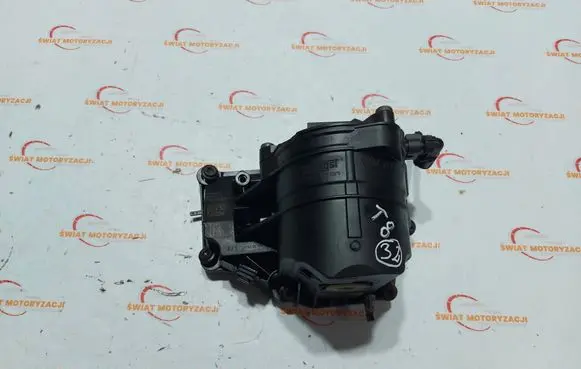 Audi Q3 F3 Breather hose/pipe 05E103464J
