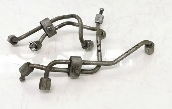 Toyota Avensis T250 Fuel injector supply line/pipe 