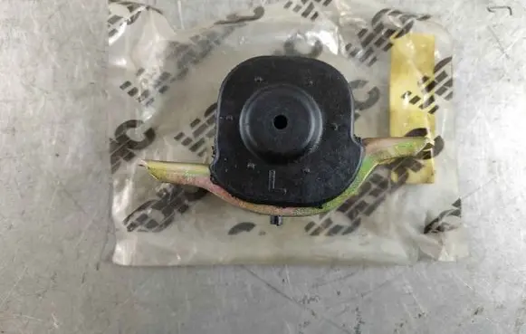 Volvo S40, V40 Front wishbone bush 30872510