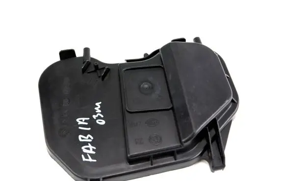 Skoda Fabia Mk1 (6Y) Headlight/headlamp dust cover 24636800