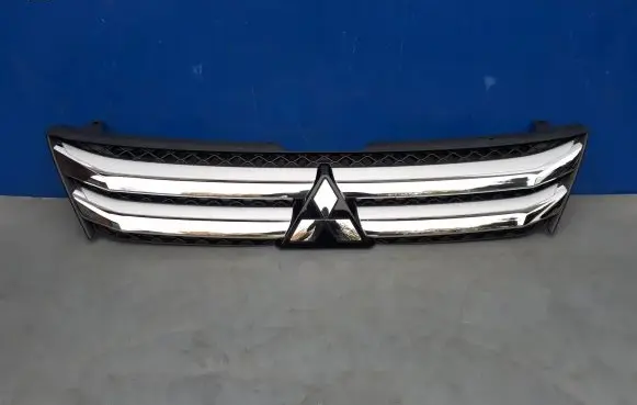 Mitsubishi Eclipse Cross Front bumper upper radiator grill 7450B072