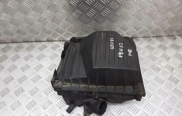 Opel Combo C Air filter box 55355095