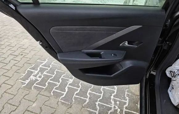 Opel Astra L Coupe rear side trim panel 