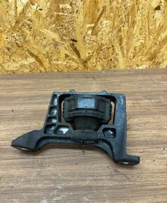 Ford Focus Engine mount bracket 3M516F012BG