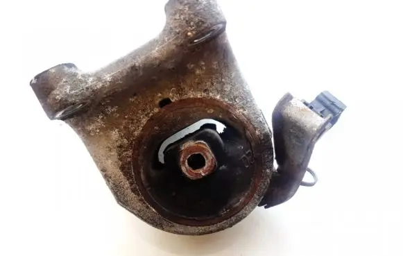 Nissan Almera Tino Engine mount bracket