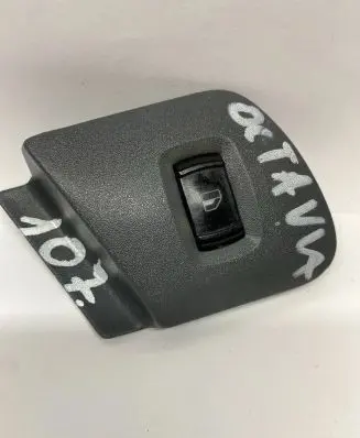 Skoda Octavia Mk1 (1U) Electric window control switch 1U1867186A