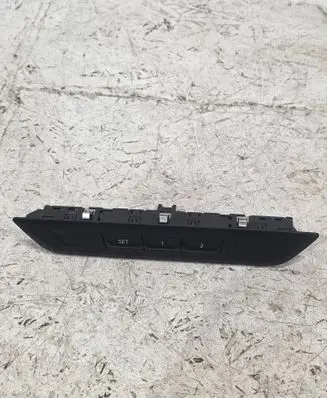 BMW 5 G30 G31 G38 Seat memory switch 6826746