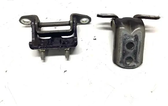 Rear door hinge set
