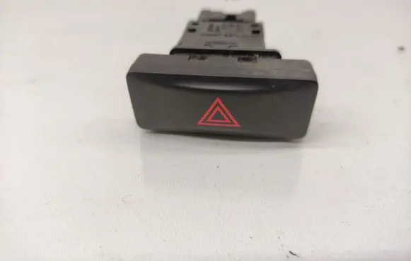 Nissan X-Trail T31 Hazard light switch 06016