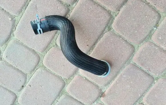 Renault Captur II Engine coolant pipe/hose 215030232R