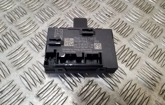 Skoda Yeti (5L) Door control unit/module 7N0959795E 2840099410300