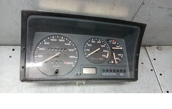 Volkswagen Polo II 86C 2F Speedometer (instrument cluster) 