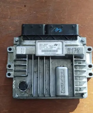Hyundai i40 Engine control unit/module 391014a140