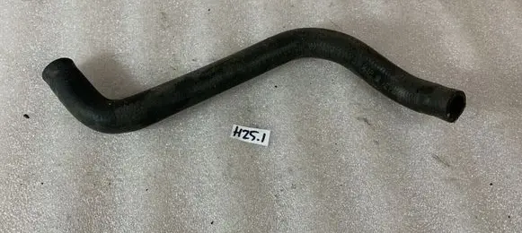 Mercedes-Benz C W202 Engine coolant pipe/hose 2028321194