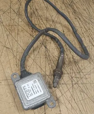 Mercedes-Benz ML W166 Lambda probe sensor A0009053706
