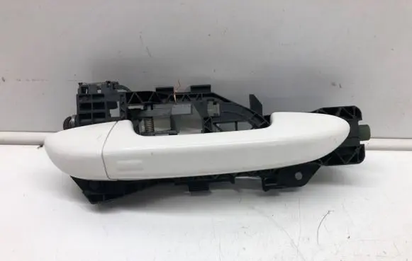 Volkswagen PASSAT CC Front door exterior handle 