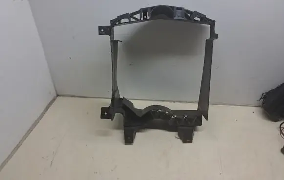 Land Rover Range Rover Sport L494 Bottom radiator support slam panel 401V8V10