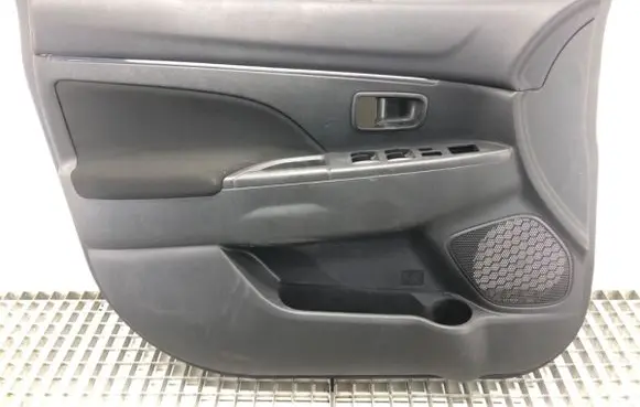 Mitsubishi Outlander Front door card panel trim