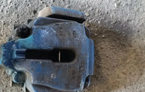 BMW 5 F10 F11 Front brake caliper 034P646