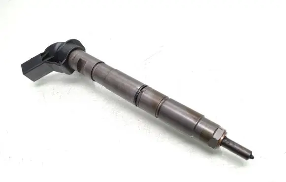 Audi A4 S4 B7 8E 8H Fuel injector 0986435358