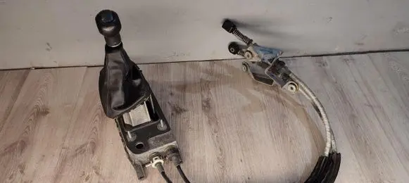 Volkswagen Golf V Gear selector/shifter in gearbox 1K0711049AS